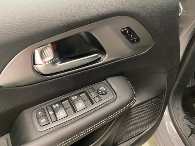 new 2025 Chrysler Pacifica car, priced at $43,527