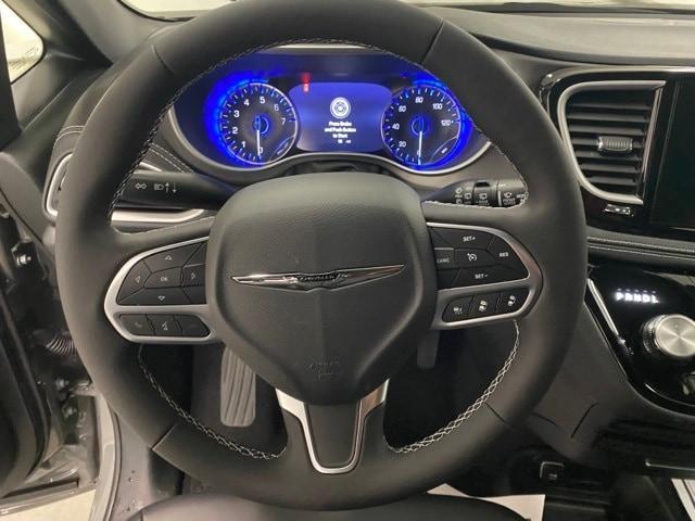 new 2025 Chrysler Pacifica car, priced at $43,527