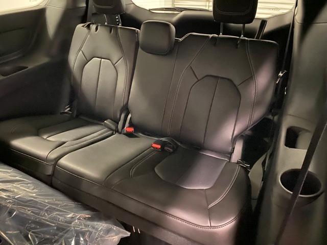 new 2025 Chrysler Pacifica car, priced at $43,527