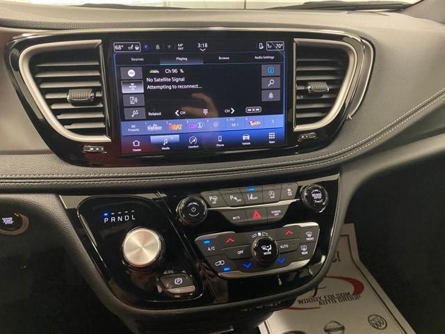 new 2025 Chrysler Pacifica car, priced at $43,527