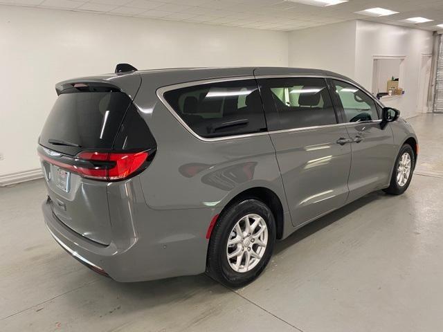 new 2025 Chrysler Pacifica car, priced at $43,527