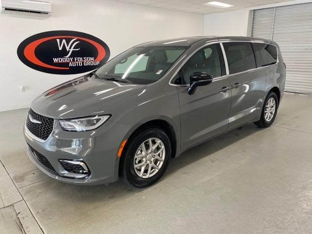 new 2025 Chrysler Pacifica car, priced at $43,527