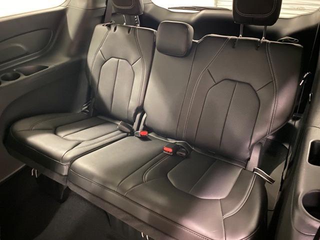 new 2025 Chrysler Pacifica car, priced at $43,032