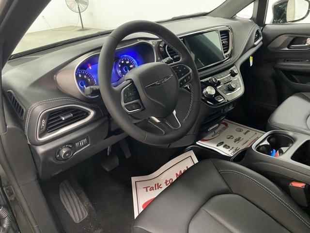 new 2025 Chrysler Pacifica car, priced at $43,032