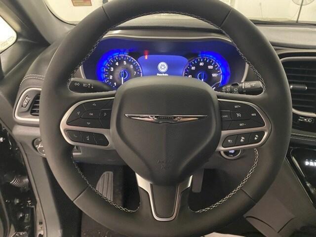 new 2025 Chrysler Pacifica car, priced at $43,032