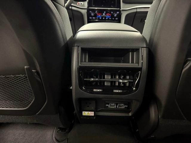 new 2025 Jeep Grand Cherokee car, priced at $41,923