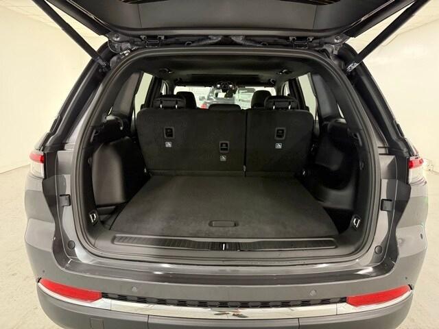 new 2025 Jeep Grand Cherokee car, priced at $41,923