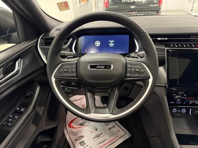 new 2025 Jeep Grand Cherokee car, priced at $41,923