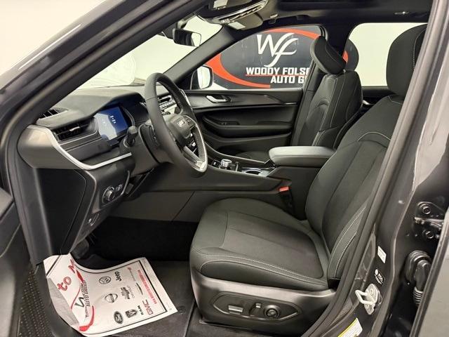 new 2025 Jeep Grand Cherokee car, priced at $41,923