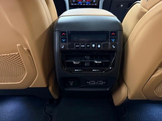 new 2025 Jeep Grand Cherokee car