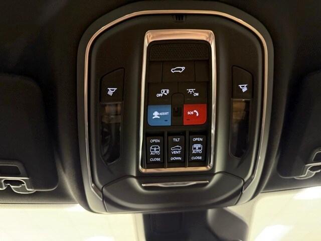 new 2025 Jeep Grand Cherokee car