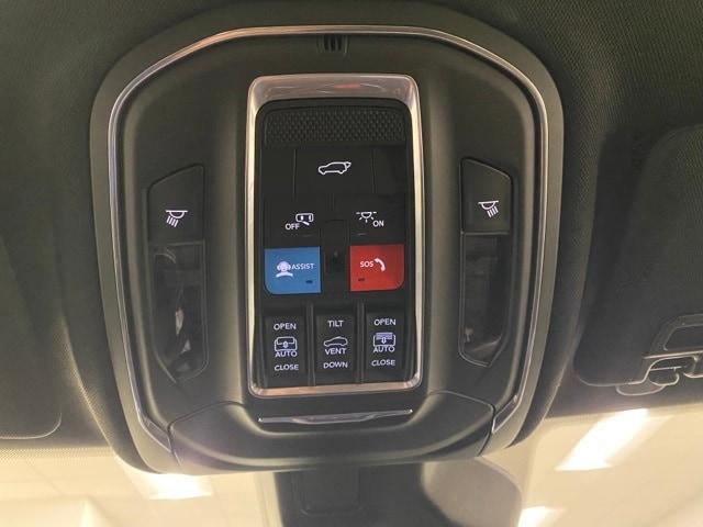 new 2025 Jeep Grand Cherokee car, priced at $49,525