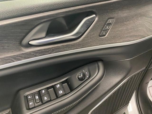 new 2025 Jeep Grand Cherokee car, priced at $49,525