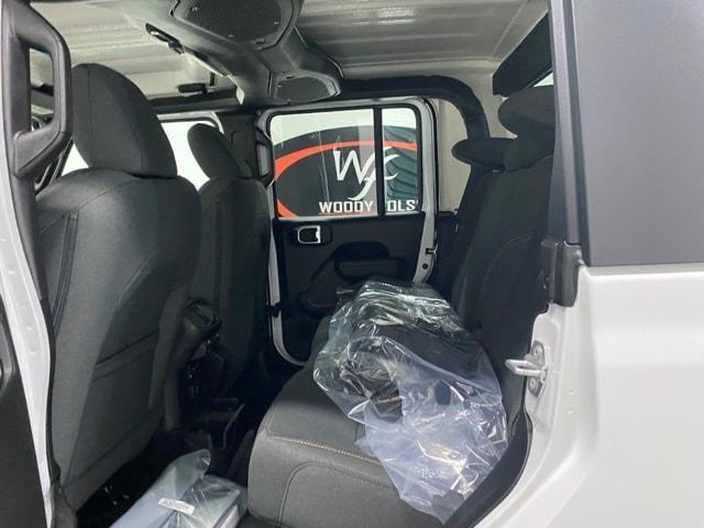 new 2025 Jeep Gladiator car, priced at $49,632