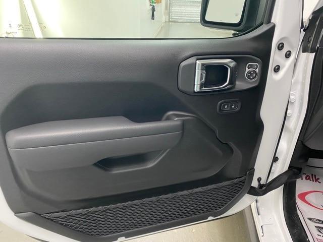 new 2025 Jeep Gladiator car, priced at $49,632