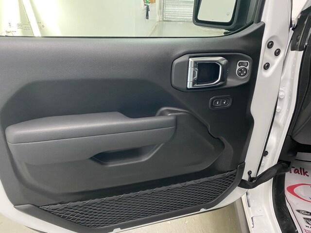 new 2025 Jeep Gladiator car, priced at $49,632