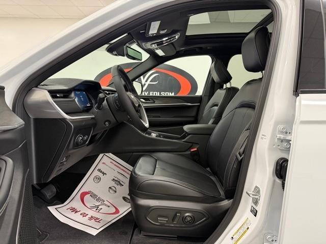 new 2025 Jeep Grand Cherokee car, priced at $48,989