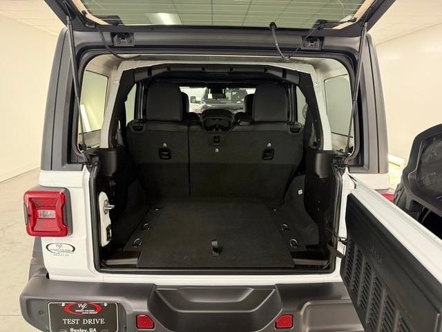 new 2025 Jeep Wrangler car, priced at $59,202