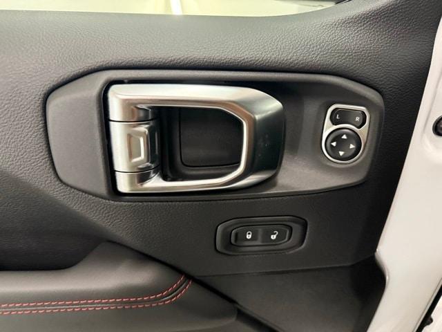 new 2025 Jeep Wrangler car, priced at $59,202