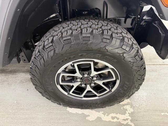 new 2025 Jeep Wrangler car, priced at $59,202