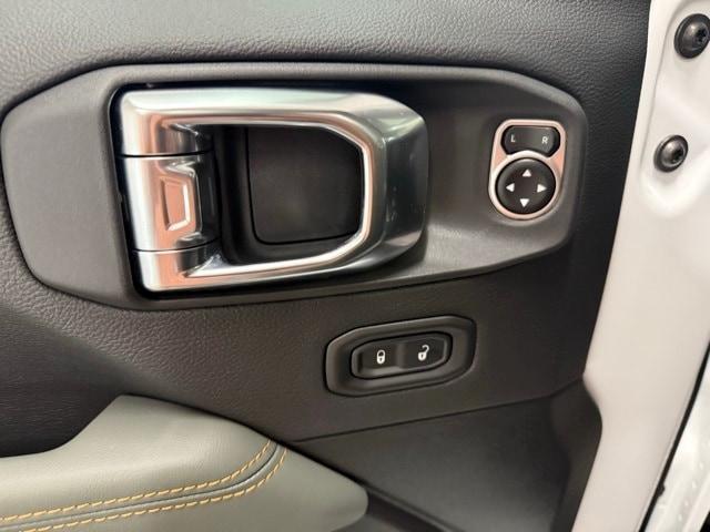 new 2025 Jeep Gladiator car, priced at $54,244
