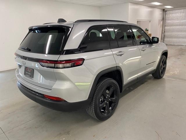 new 2025 Jeep Grand Cherokee car, priced at $43,675