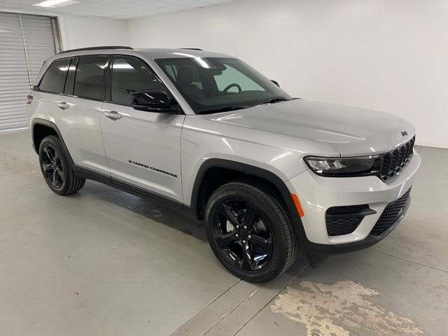 new 2025 Jeep Grand Cherokee car, priced at $43,675