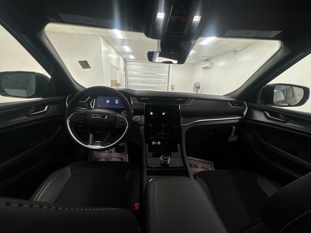 new 2025 Jeep Grand Cherokee L car, priced at $43,359