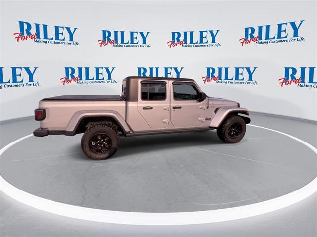 used 2022 Jeep Gladiator car, priced at $31,235