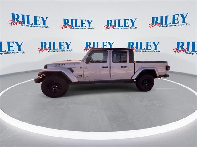 used 2022 Jeep Gladiator car, priced at $31,235