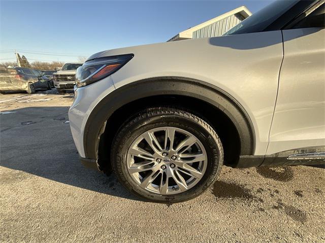 new 2025 Ford Explorer car, priced at $48,400