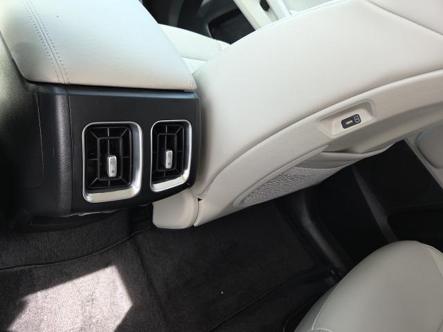 used 2025 Kia Sorento car, priced at $32,977