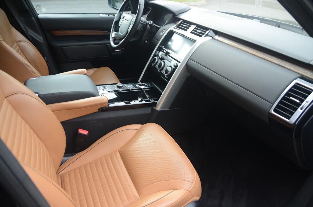 used 2018 Land Rover Discovery car, priced at $22,990