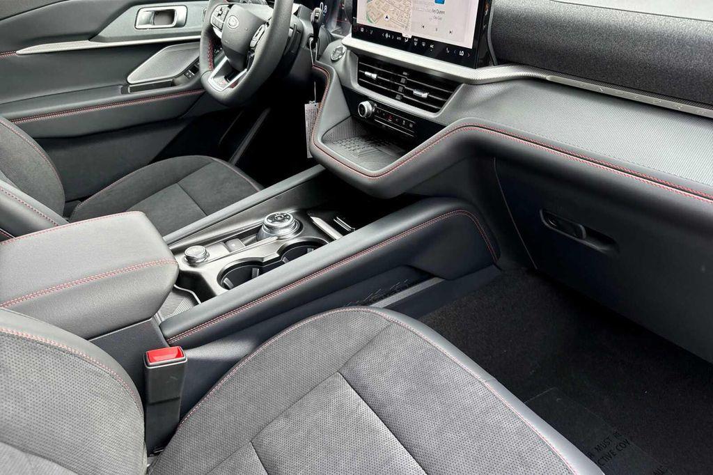 new 2025 Ford Explorer car, priced at $62,655