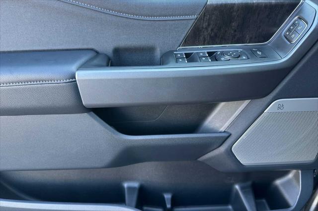 new 2025 Ford F-250 car, priced at $91,810