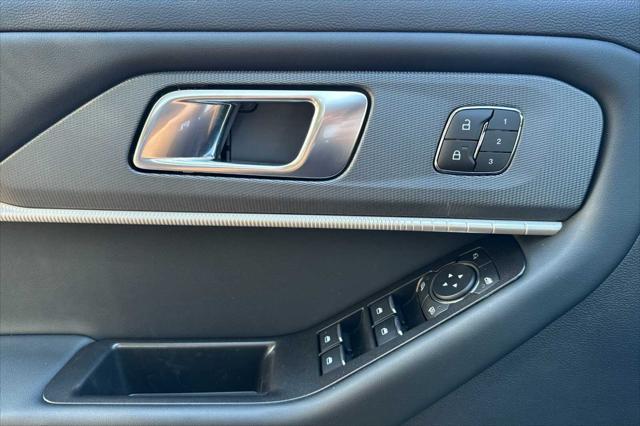new 2025 Ford Explorer car, priced at $51,440