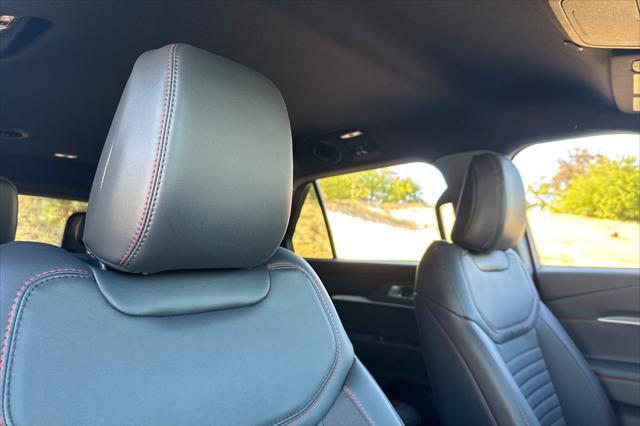 new 2025 Ford Explorer car, priced at $51,440