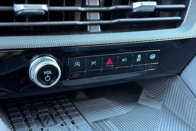 new 2025 Ford Explorer car, priced at $51,440