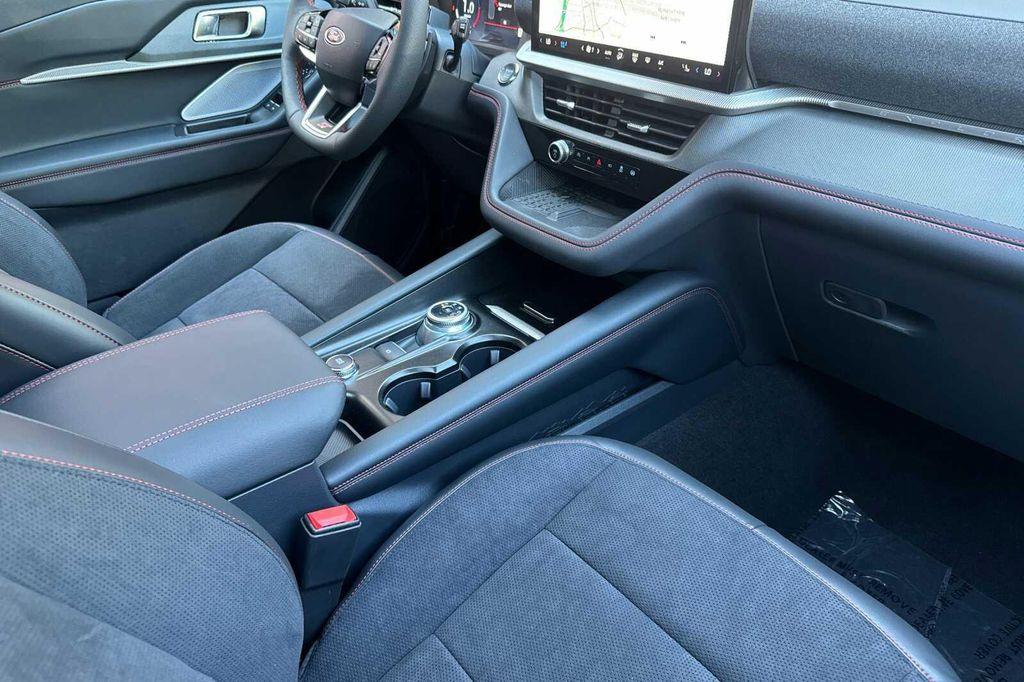 new 2025 Ford Explorer car, priced at $62,655