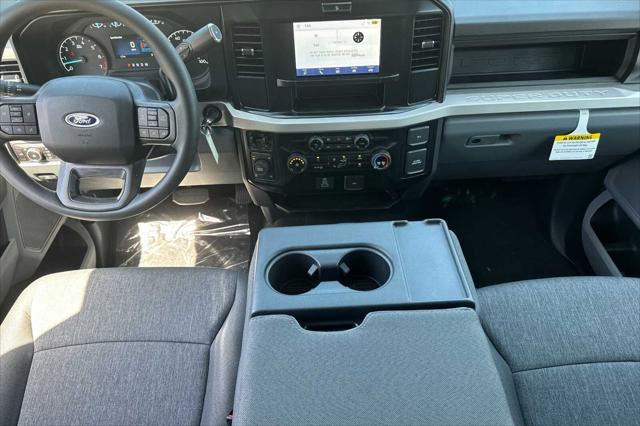 new 2025 Ford F-250 car, priced at $61,820