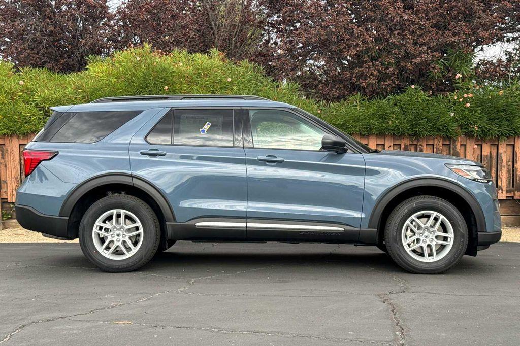 new 2025 Ford Explorer car, priced at $44,640