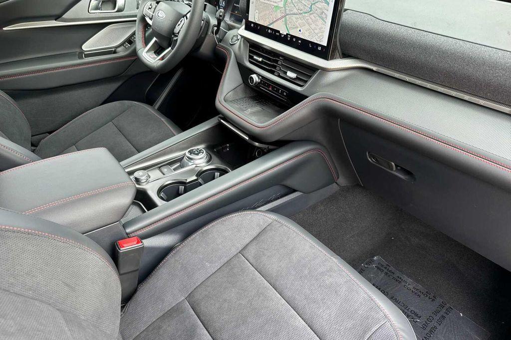 new 2025 Ford Explorer car, priced at $62,355