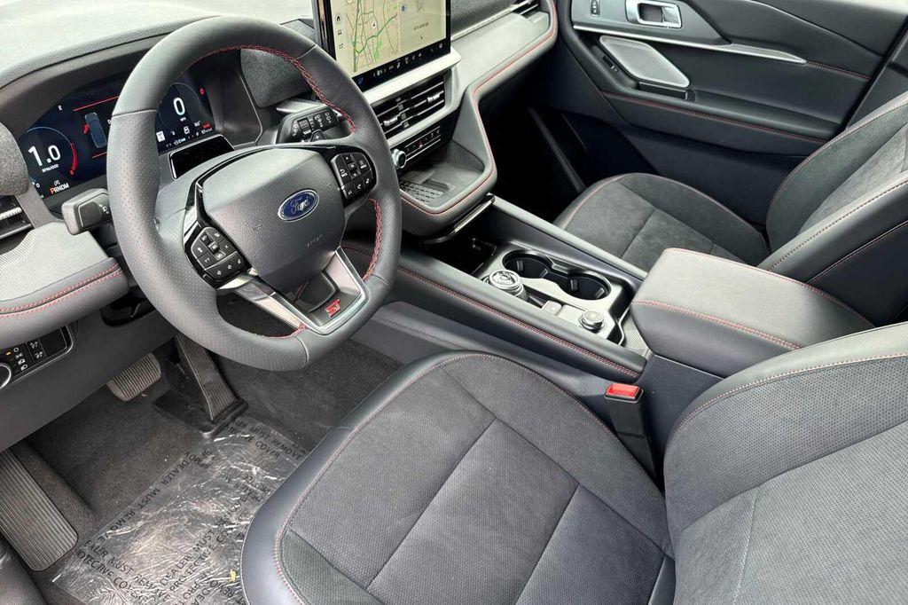 new 2025 Ford Explorer car, priced at $60,025