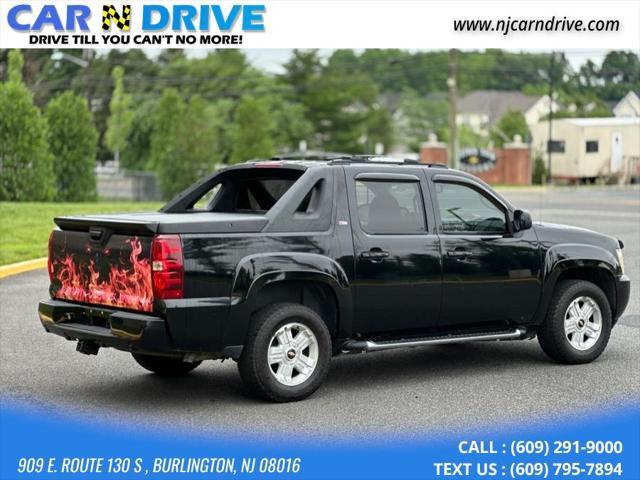 used 2009 Chevrolet Avalanche car, priced at $7,898