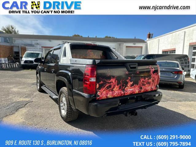 used 2009 Chevrolet Avalanche car, priced at $8,499