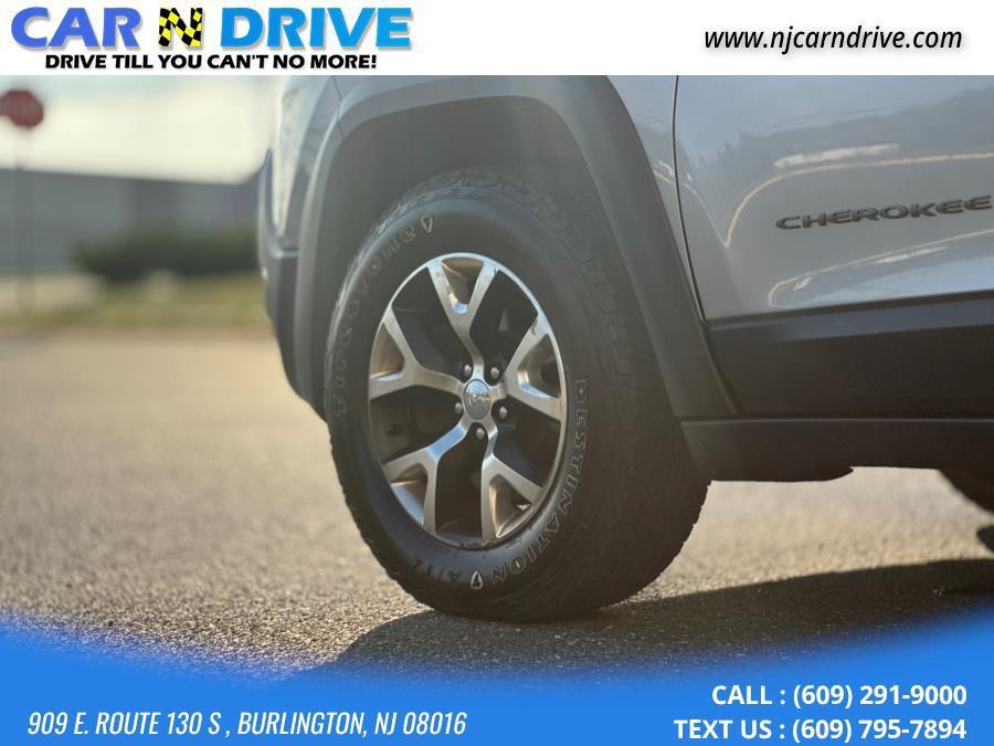 used 2015 Jeep Cherokee car, priced at $6,989