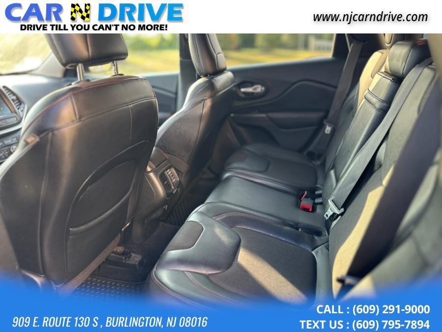 used 2015 Jeep Cherokee car, priced at $6,989