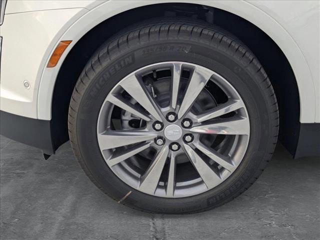 new 2025 Cadillac XT5 car, priced at $55,190