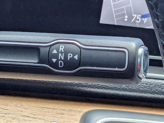 used 2021 Mercedes-Benz GLE 350 car, priced at $33,699