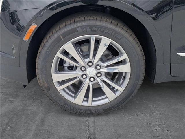 new 2025 Cadillac XT5 car, priced at $54,590